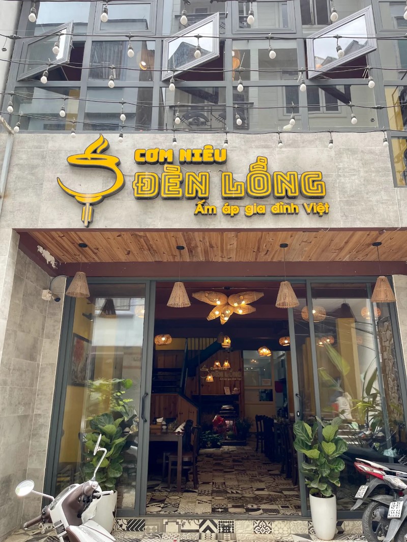 Cơm Niêu Đèn Lồng Đà Lạt: Hương vị cơm niêu và giá cả Cơm Niêu Đèn Lồng