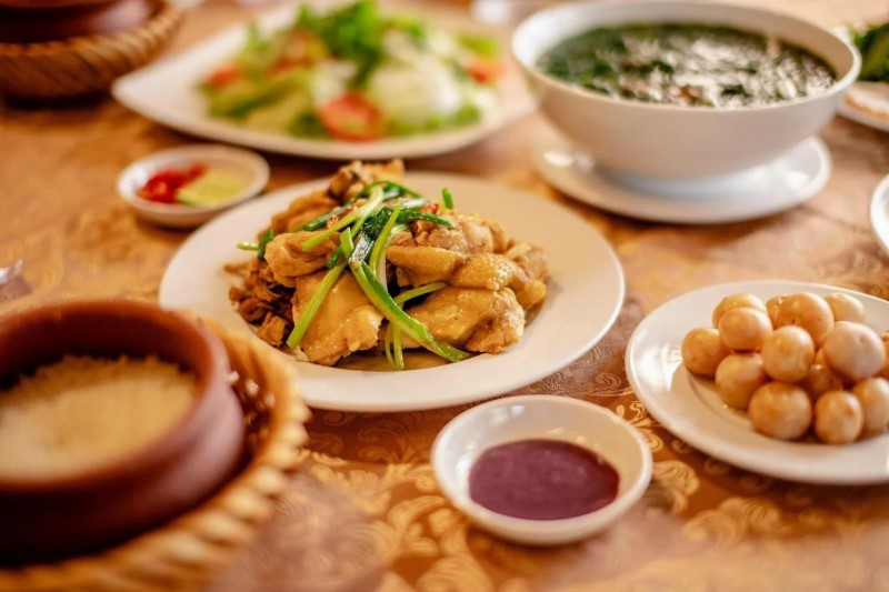 Cơm Niêu Việt Nam