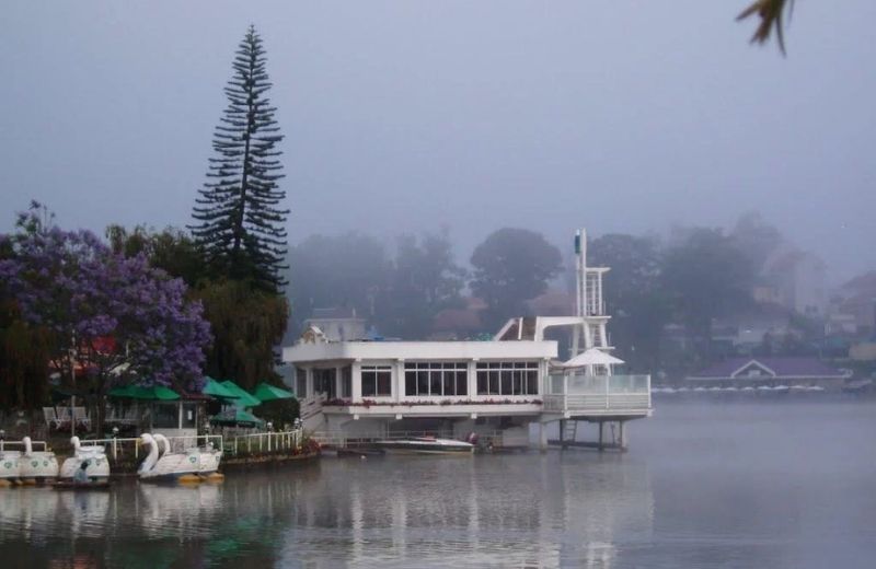 quan ca phe gan ho xuan huong 3