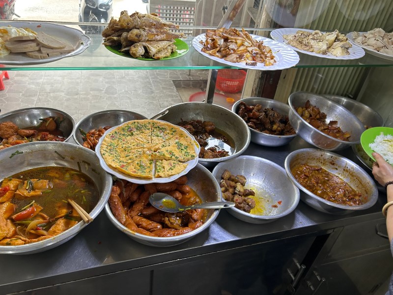 Quán cơm Minh Hiền