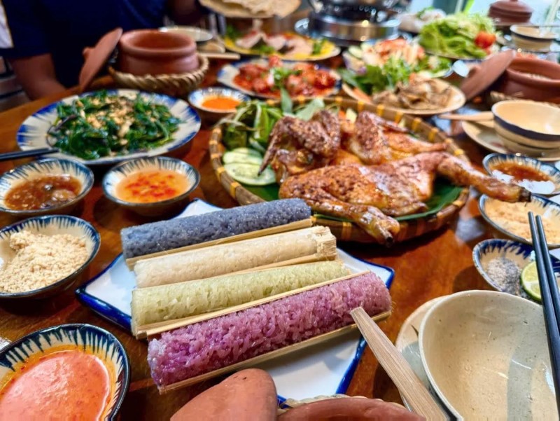 Quán Cơm Quê Xưa