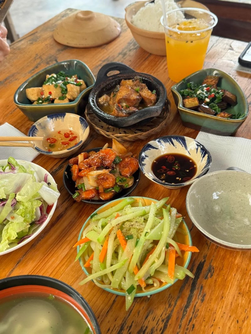 Tiệm Cơm Bếp Nhà Gỗ