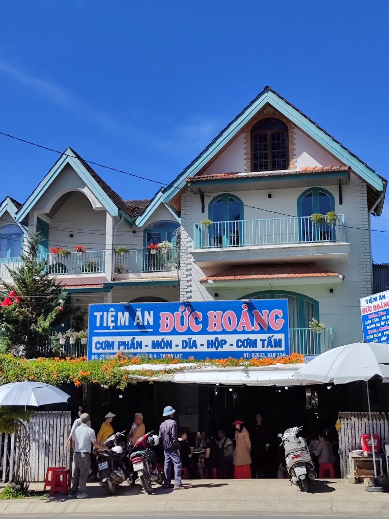 Tiệm cơm Đức Hoàng