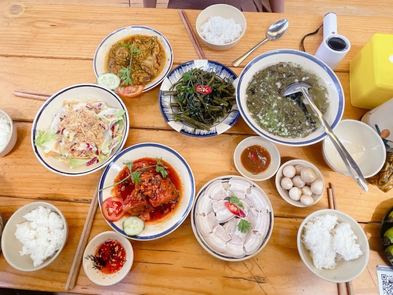 Tiệm cơm Hồi Đó Đà Lạt: Hương vị có đúng chuẩn cơm nhà? Tiệm cơm Hồi Đó