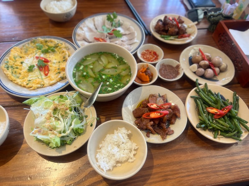 Tiệm Cơm Út Hiền Đà Lạt có gì đặc biệt? Review thực tế Tiệm Cơm Út Hiền