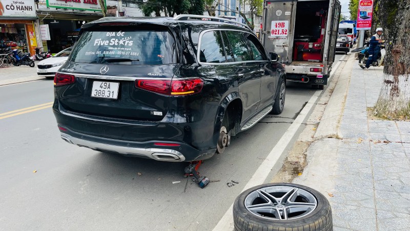 Vá vỏ 24/24 Hoàng Lân